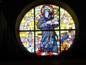 누르시아의 성 베네딕토_photo by Luckyprof_in the Parish Church of St Maximilian in Maxglan of Salzburg_Austria.jpg